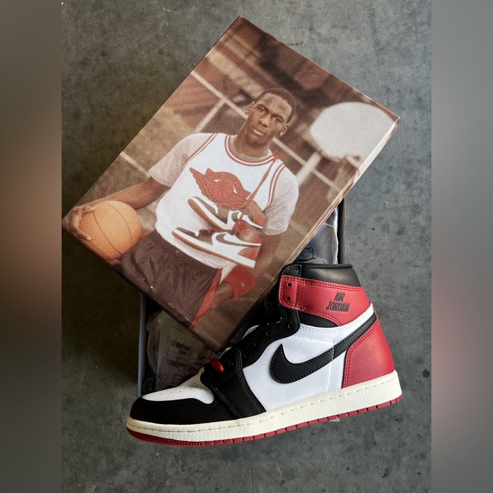 Air Jordan 1 Retro High OG "Black Toe" Size 9.5 Men’s/ 11 Women’s.